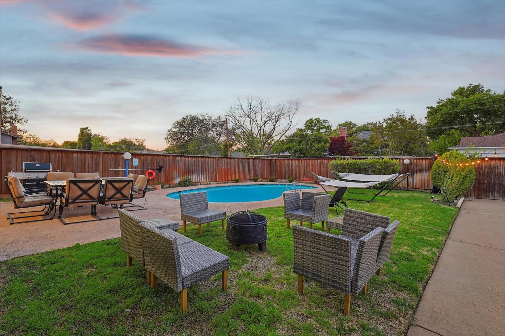 Spectacular 6Br 2,5Ba Holiday Home With Pool Dallas Eksteriør billede